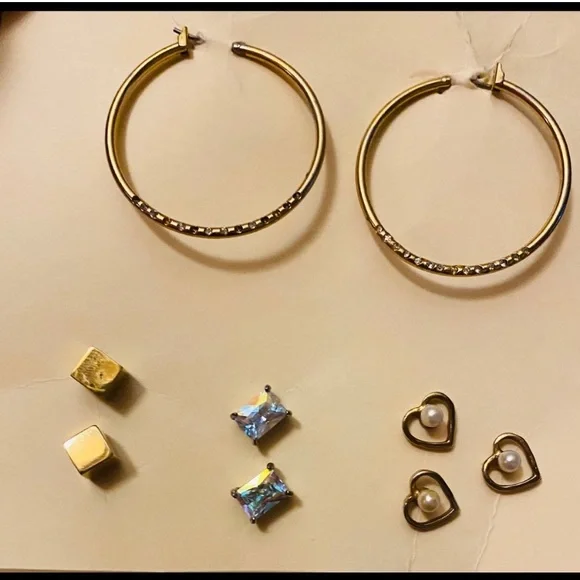 Gold Textured Hoop and Stud Earring 4 pair EUC - Picture 4 of 8